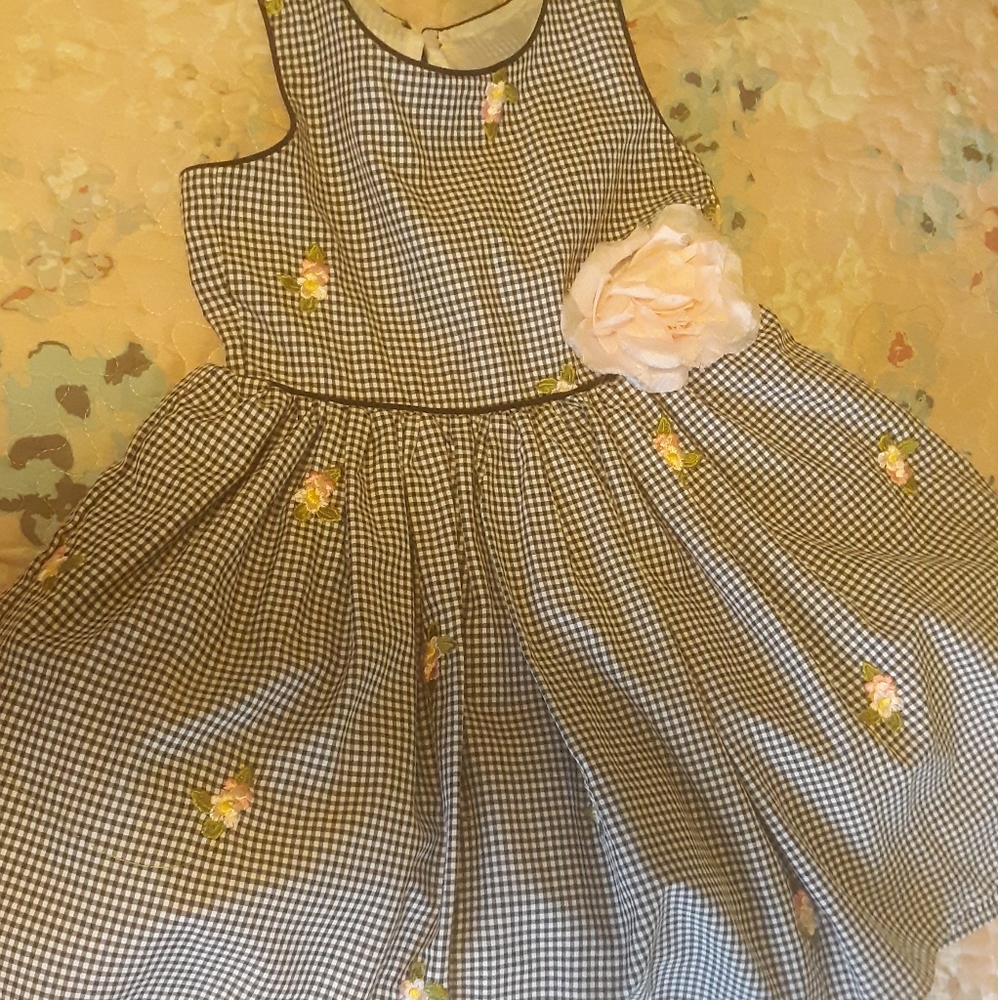Sunie--Cute Girl dress  with bow on the back